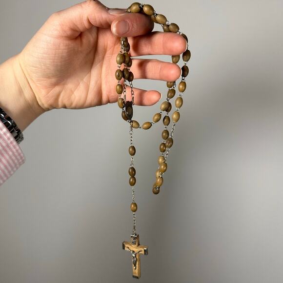 Catholic Rosary Brown Wooden Beaded Silver Tone Crucifix Jesus Cross Necklace - Picture 2 of 9